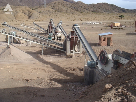 Puissance du moteur 55-75kw station de concassage de mâchoires pour le béton calcaire concasseur de granit de basalte