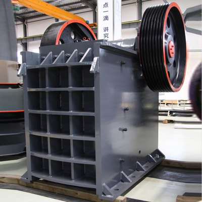 PE250*400 Broyeur de roches mobile Broyeur à mâchoires à haute capacité T/H 0,4-7,5 et moteur à courant alternatif
