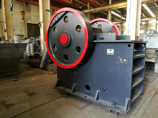 Crusher grossier Crusher à mâchoires avec un degré de concassage élevé et une taille de particule finie de 5 mm à 20 mm