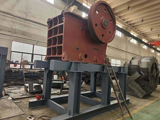 110kw de puissance moteur Calcaire et mâchoires concasseur Fabricants pour 110-320tph Capacité