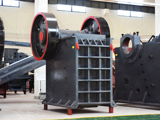 110kw de puissance moteur Calcaire et mâchoires concasseur Fabricants pour 110-320tph Capacité
