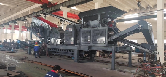 Machine de concassage à impact de granit mobile 100 T/H Demande personnalisée