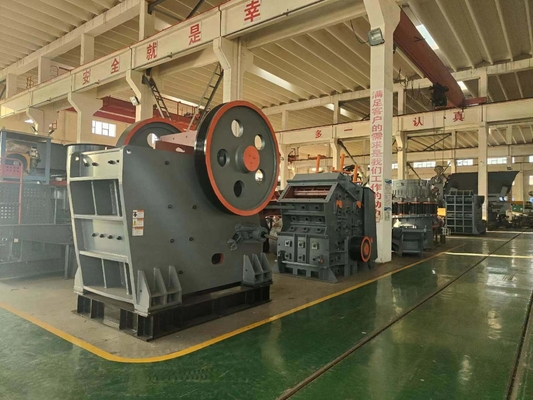 Machines de concassage de mâchoires primaires personnalisation sur demande personnalisée type de moteur moteur à courant alternatif