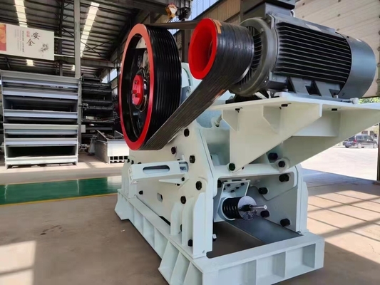 100tph stationnaire carrière pierre de roche C6X110 broyeur à mâchoires usine de concassage pour les matériaux minéraux