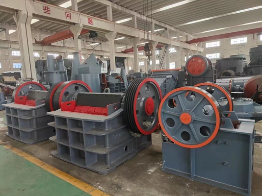 600*900mm taille d'entrée Crusher à mâchoires de calcaire avec une capacité de 5-800 tph