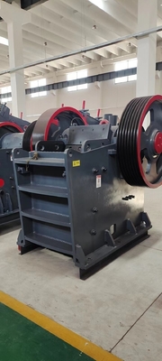 PE600*900 Broyeur à mâchoires avec norme et installation sous direction technique
