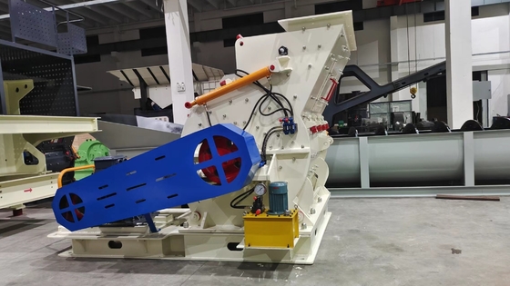 Machine de fabrication de poudre brute Broyeur à marteaux de calcaire avec coupe de capacité et dispositif de dosage