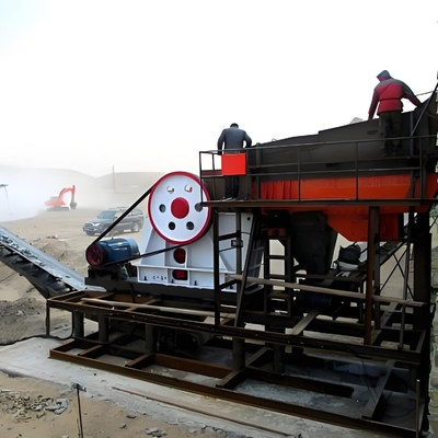 Cruseuseuse à mâchoires de minerai de pétrole avec sortie d'écran vibrant Taille 100-300 mm et performance