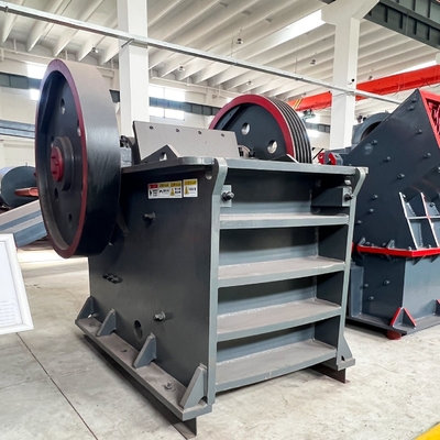 Broyeur à mâchoires pour machine d'extraction de pierre Taille d'entrée 210-1020 mm et meilleur choix