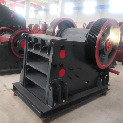 Broyeur à mâchoires pour machine d'extraction de pierre Taille d'entrée 210-1020 mm et meilleur choix