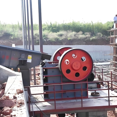 Crusher à choc à cône à mâchoire de minerai de calcaire avec un service après-vente d'un an