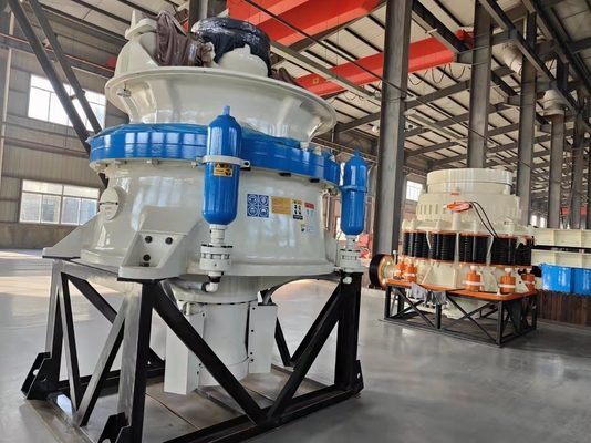 Crusher à cône à ressort de minerai de 60 à 300 tonnes par heure avec moteur à courant alternatif