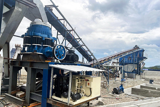 Concasseur à cône hydraulique à moteur à courant alternatif avec bande transporteuse et entrée Taille 76-320 mm