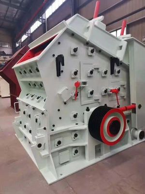 PF1315 concasseur d'impact avec demande personnalisée et taille d'entrée 300-700 mm