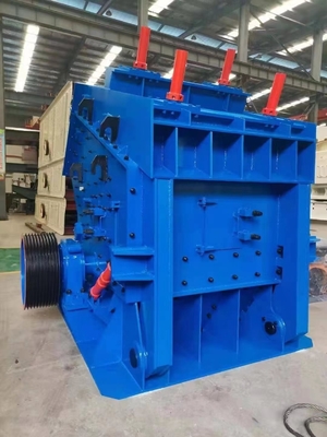 PF1315 concasseur d'impact avec demande personnalisée et taille d'entrée 300-700 mm