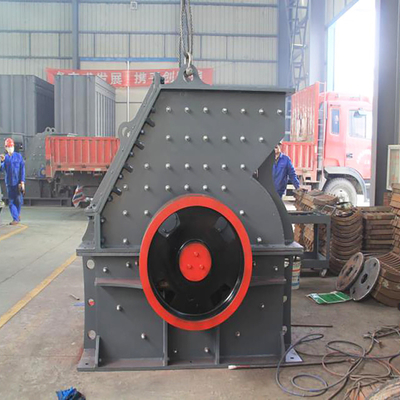 PC400*300 Broyeur à marteaux pour les installations de concassage de minerai et de mines sous direction technique