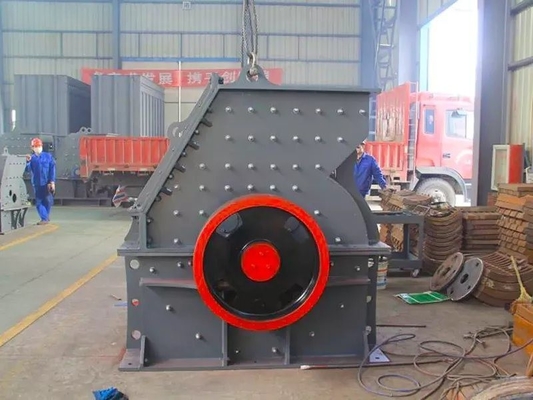 PC400*300 Broyeur à marteaux pour les installations de concassage de minerai et de mines sous direction technique