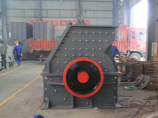 PC400*300 Broyeur à marteaux pour les installations de concassage de minerai et de mines sous direction technique