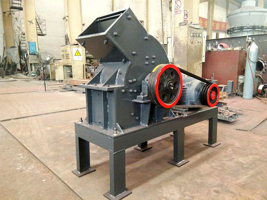 PC400*300 Broyeur à marteaux pour les installations de concassage de minerai et de mines sous direction technique